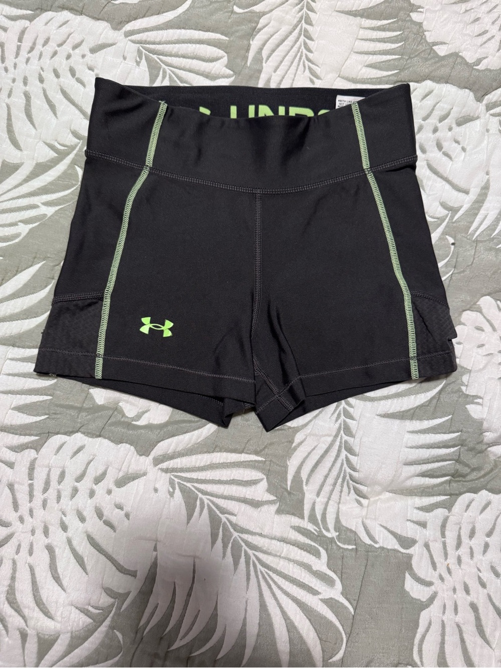 XS Under Armour Women's dark Charcoal Gray/black spandex Shorts w/ Neon detai